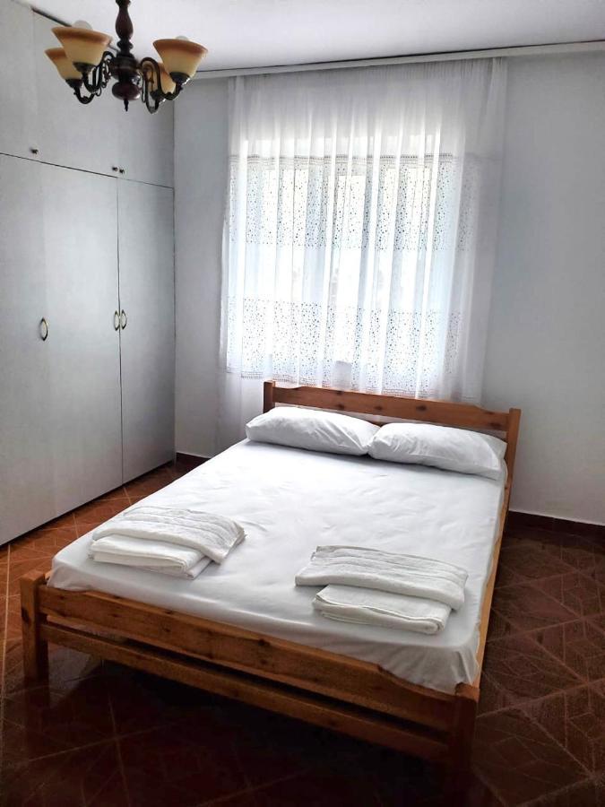 Lake Ohrid Guesthouse "Villa Valentina" Pogradec Bagian luar foto