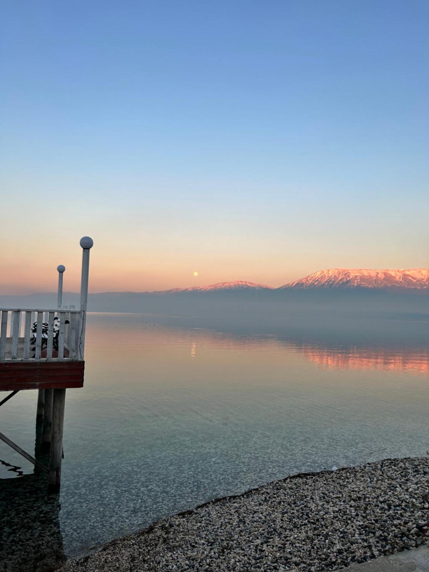 Lake Ohrid Guesthouse "Villa Valentina" Pogradec Bagian luar foto