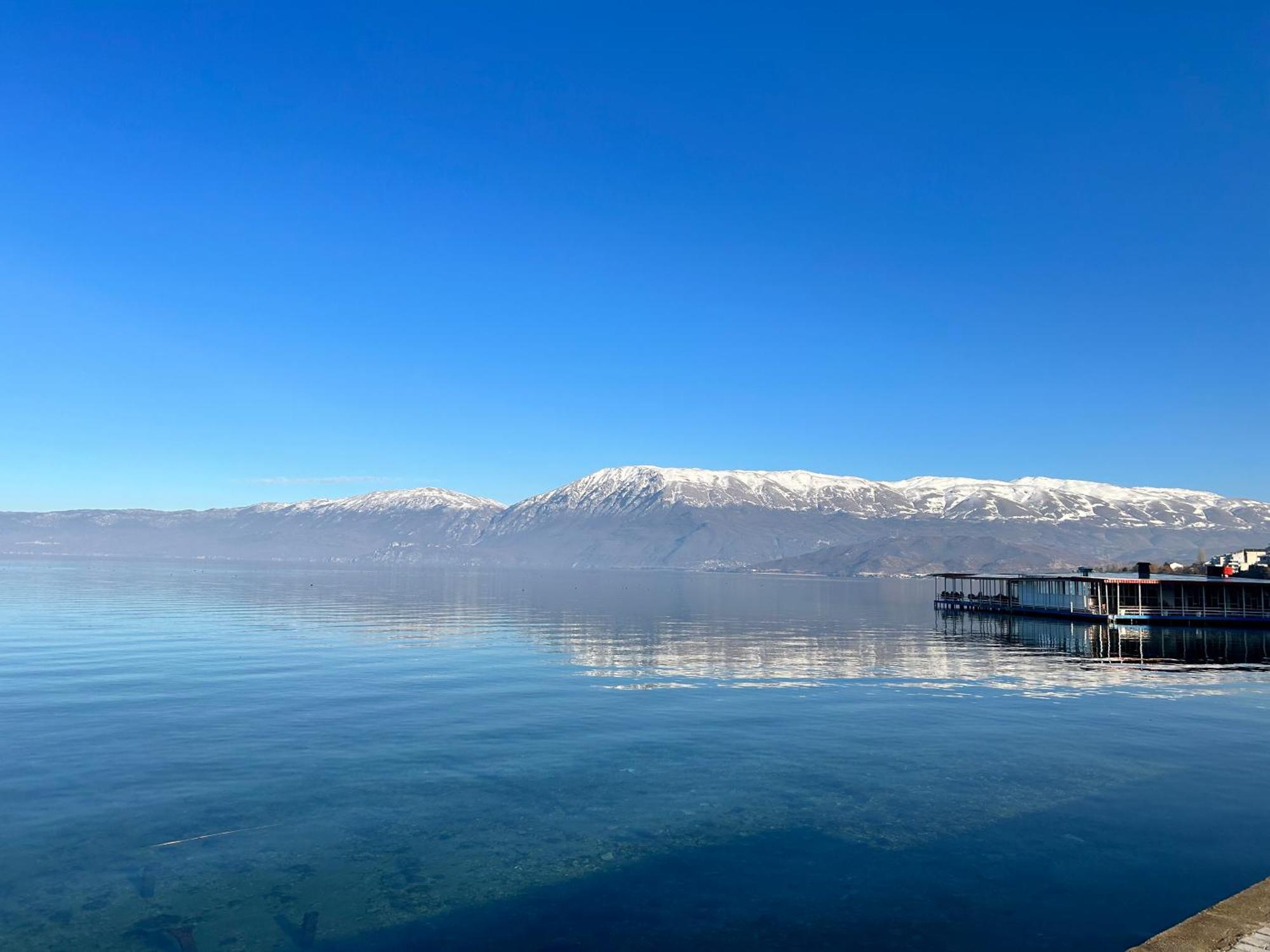 Lake Ohrid Guesthouse "Villa Valentina" Pogradec Bagian luar foto