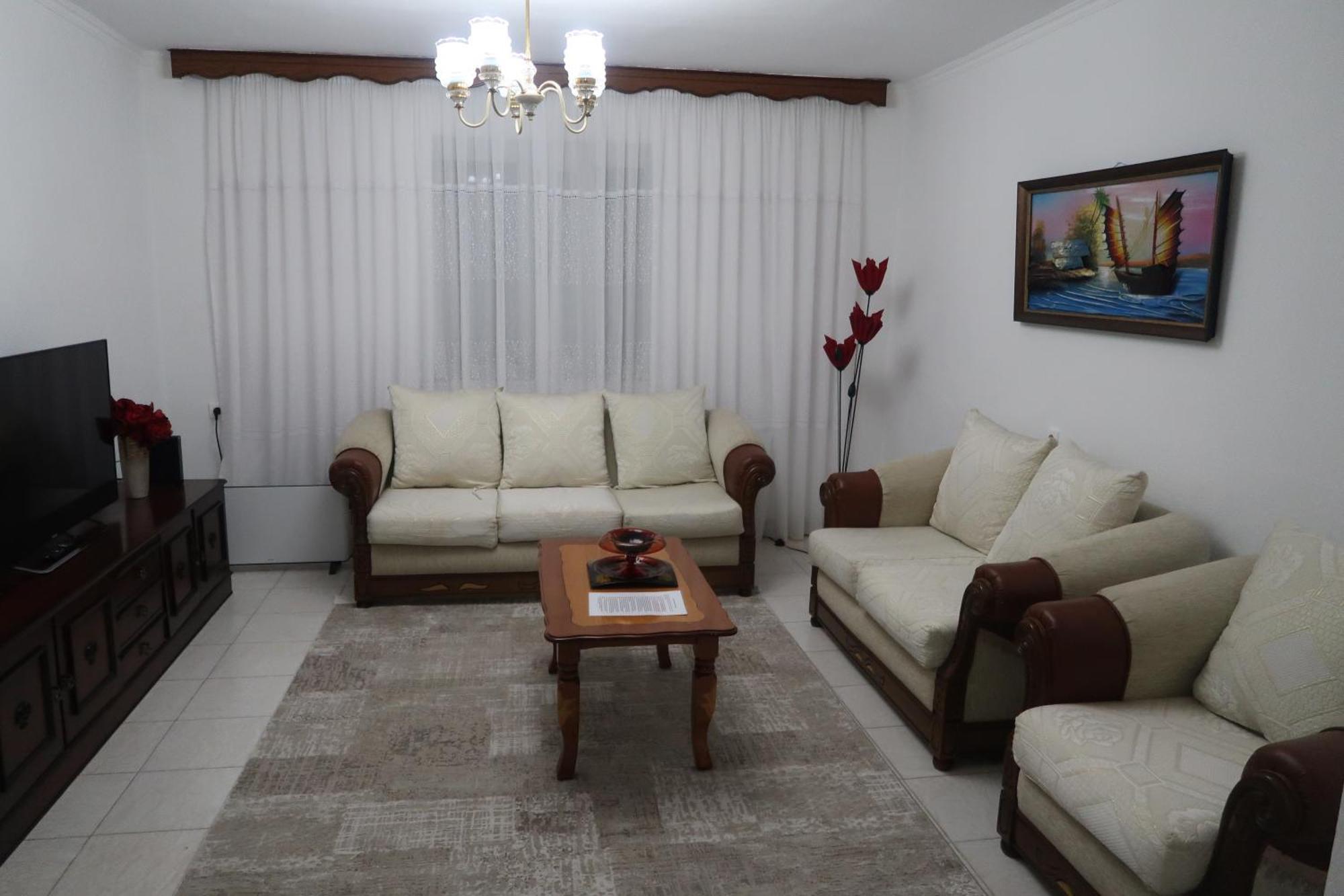 Lake Ohrid Guesthouse "Villa Valentina" Pogradec Bagian luar foto